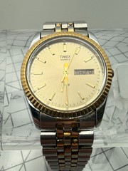Vintage Timex Quartz Day-Date 35mm Two-Tone Champagne Dial Fluted Bezel