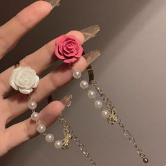 Pearl gardenia versatile rose bracelet