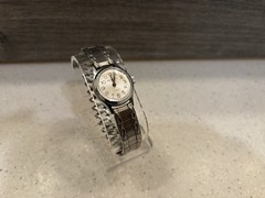 Vintage Benrus 17 Jewel Automatic Ladies Watch Swiss Cal. 21600 Runs Hand Winds