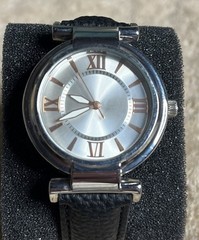 Modern Beautiful roman numeral wristwatch genuine leather band New battery Works