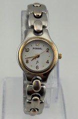 Women’s FOSSIL Wrist Watch……….Reloj de Mujer Marca FOSSIL