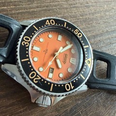 Authentic Seiko 2625 0010 Vintage Orange Dial Diver Quartz Watch 36.9mm Boy Size