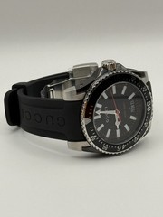 Gucci Dive Quartz Black Dial Black Rubber Strap 40 MM. Watch YA136303