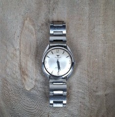1950s Wittnauer Swiss Automatic Watch 17 Jewels Cream Face Blk Numerals Works