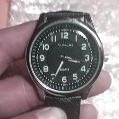 Quartz Analog Unisex Wristwatch Black Dial Arabic Numerals Leather Strap