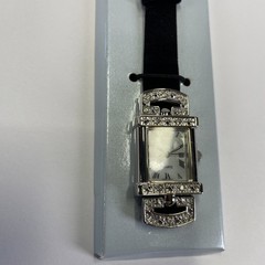 New in Box Avon Vintage Rhinestone Accent Analog Watch – Not Tested