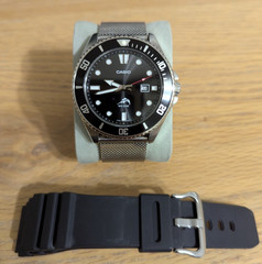 Casio Duro MDV106-1AV Men’s Diver Wristwatch with Aftermarket Milanese bracelet