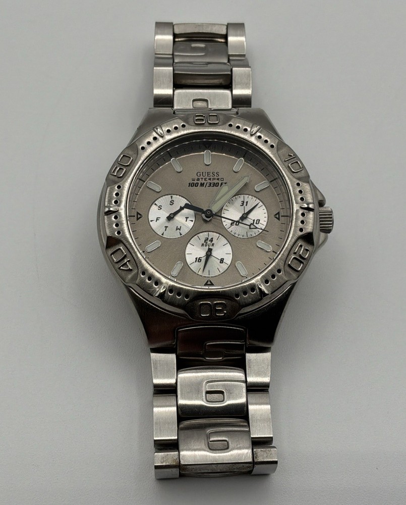 Men’s GUESS Waterpro Silver Tone Steel Bracelet Watch 100M 300Ft