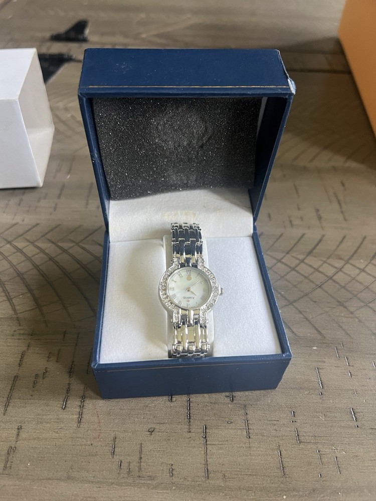 Women’s Quartz Silver-Tone Bracelet Watch MOP Dial Gem Bezel w/ Box