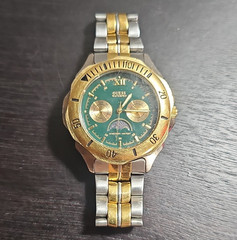 Vintage GUESS Waterpro G85141GX Men Watch Two-Tone Green Dial Moon Phase