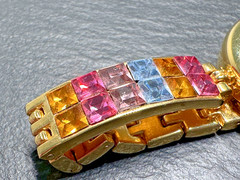 COLLEZIO GOLD TONE & SPARKLY MULTI COLOR GEMS QUARTZ WATCH, NEW BATTERY H874