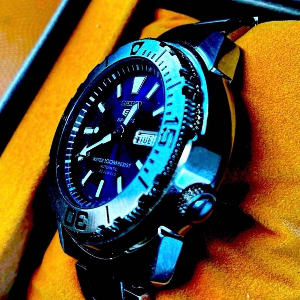 Dead Level Tuna Can SEIKO 5 Sports Automatic Diver 23 Jewels SNZE93k1