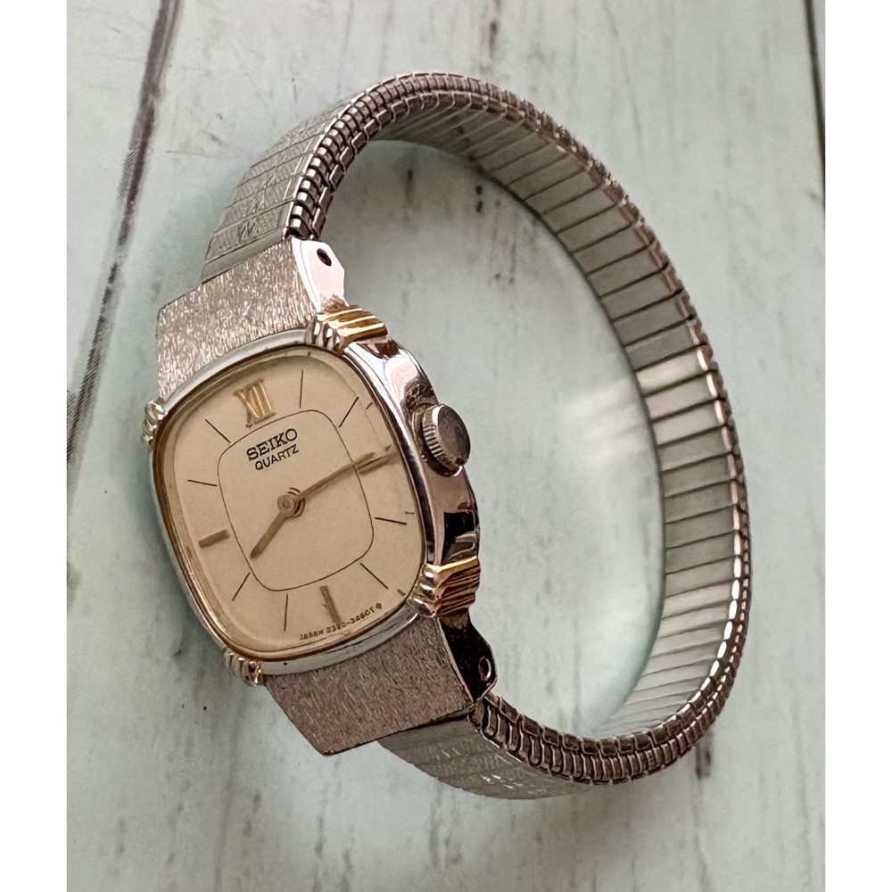 New Battery 1980s SEIKO Suwa Vintage Gold Silver