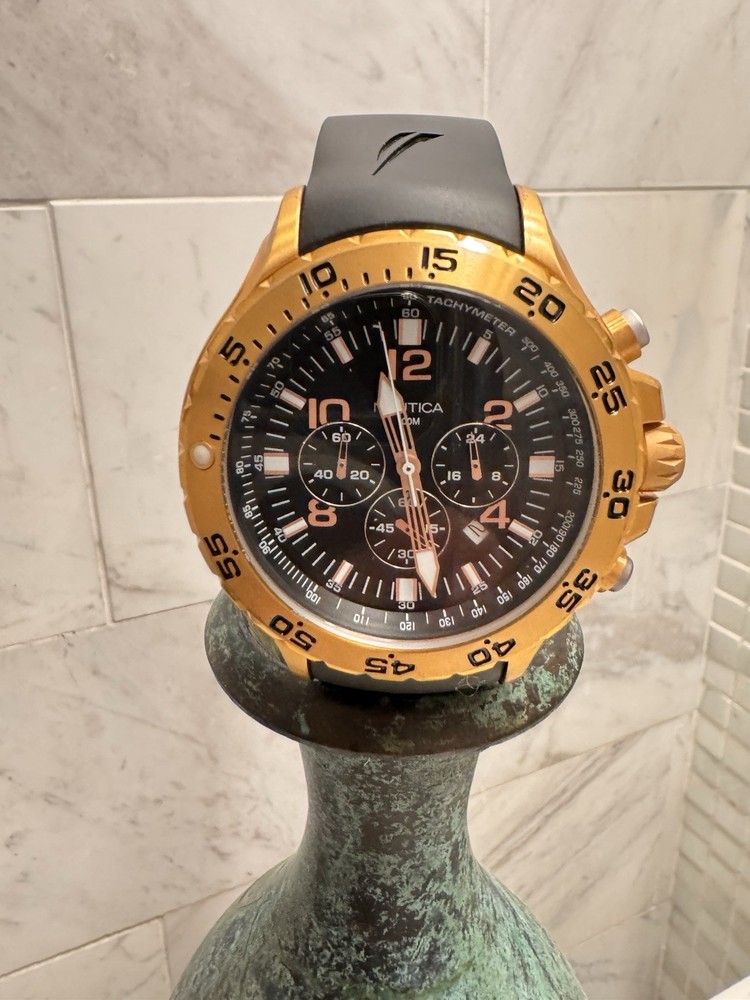 Náutica screw down crown OVERSIZED men’s watch Gold rubber strap N18523G 54mm