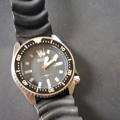 SEIKO Scuba Diver Men’s Quartz 150m Black Dial Rotating Bezel Rubber Strap