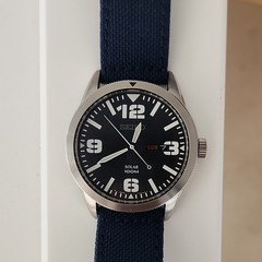 Seiko Solar Quartz 100m 42mm Black Dial Analog Day/Date Blue Fabric Strap