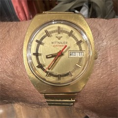 Wittnauer Electronic Men’s Quartz Swiss Made Day/Date Vintage Gold Dial 35mm