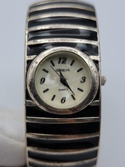 Vintage Geneva Women Watch 23mm Silver Tone Black Enamel Hinged Band 7″, Runs