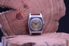 VINTAGE MEN’S TANK WRIST WATCH 26.3×36.6mm CASE 16.2mm LUG FOR REPAIR (KN)