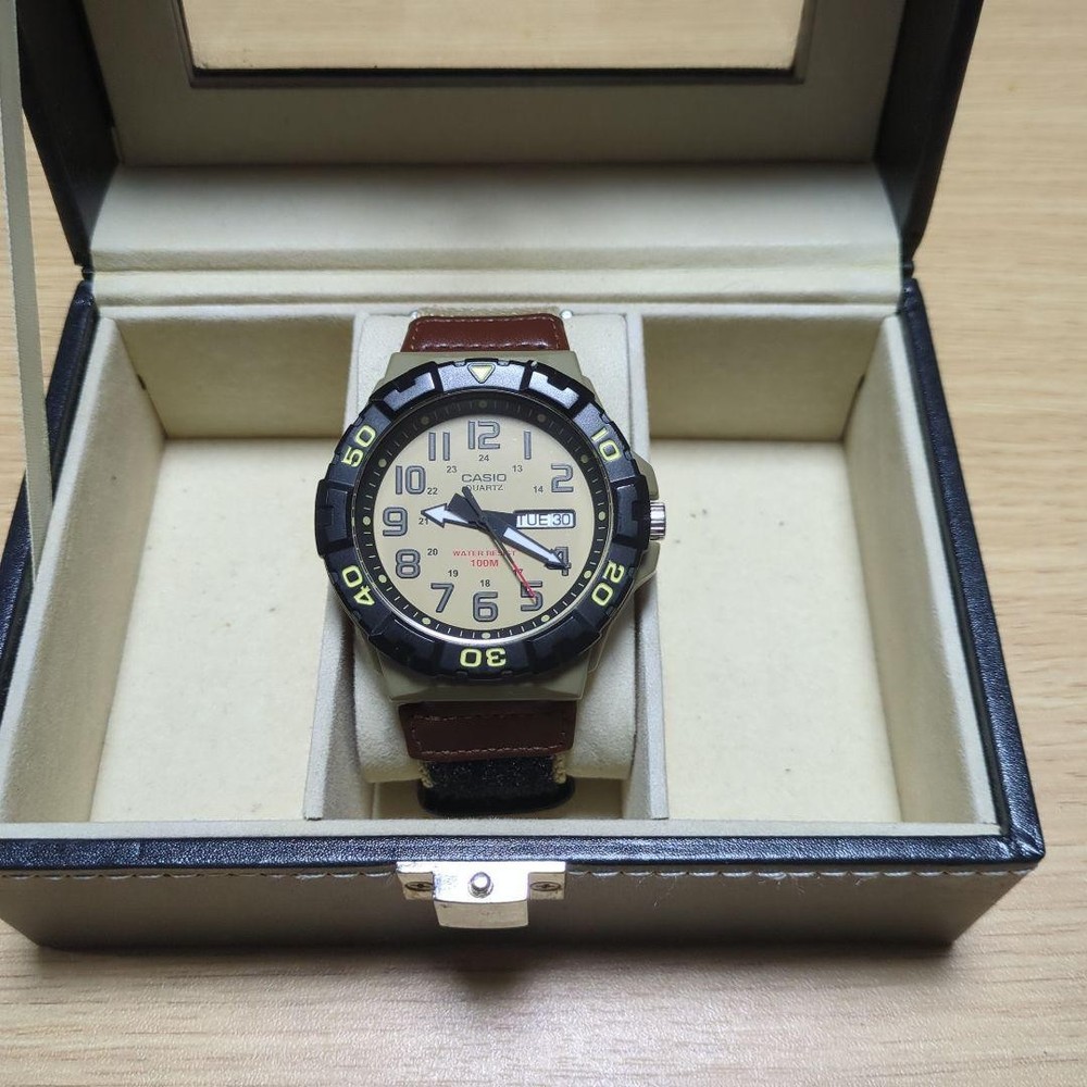 Casio MRW-210HB-5BV Quartz Watch Used