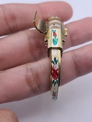 VINTAGE BUCHERER MECHANICAL WATCH WOMENS FLORAL HINGED COVER GOLD Tone