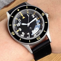 Miyota 8215 40mm Automatic 200M Dive Men Watch Domed Sapphire Luminous Montres