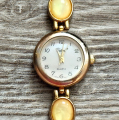 Vivani Women’s Gold Tone Yellow Cabochon MOP Dial Quartz Watch Accutime Working