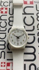 Swatch White Bishop GW164 Standard Gents 34mm Silicone