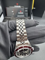 2025 Tudor Black Bay 58 Burgundy Jubilee 39mm 5-Link Red M7939A1A0RU-0001