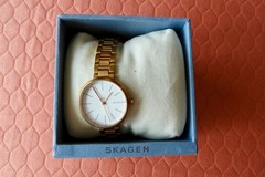 SKAGEN Women’s Gold Tone Watch Includes Box, Extra Links, Booklet, Free Shipping