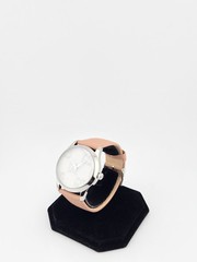Gucci G-Timeless Women’s Hologram Dial Rose Leather Strap Watch – YA1264058