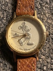 Small 25mm Lorus Gold Coin Mickey Mouse Retired Watch for Women and Men Rare 90s