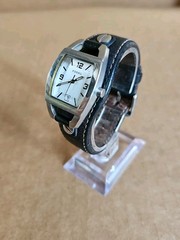 Fossil Wristwatch Date With One Piece Black Leather Vtg Strap Band Size 4-7