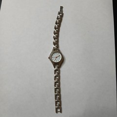 Minimalist Style Dress Watch Women’s Baton Style index markers – Needs Battery