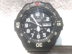 Casio Quartz Watch MRW-200H Day Date WR 10BAR Rot Bezel New Bat Works Great 1