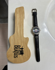 The Beatles Logo Dial Quartz Analog Wristwatch New Battery w/Guitar Case