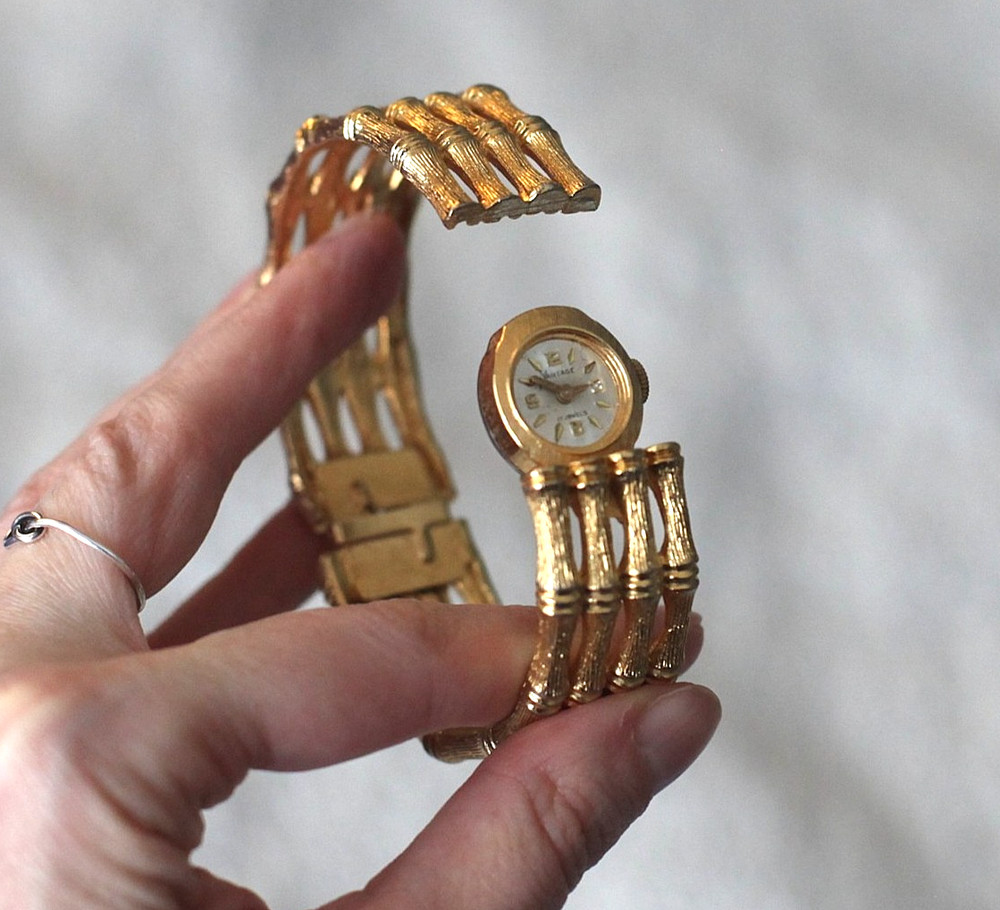 Vintage VANTAGE Hidden Watch Bracelet Women’s Gold Tone Hinged Bangle 70s 80s