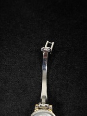 Decade Womans White Dial Round Silver Tone Case Bracelet Band Watch 6.75 In