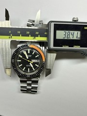Bulova Snorkel Day-Date Automatic Watch 666 Feet Vintage Rare Devil Diver 7202-4