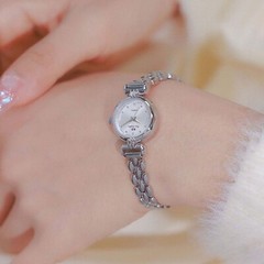 Vintage Minimalist Women Watch Round Face Silver Tone Women’s Quartz Wrist Watch