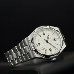 Vacheron Constantin Overseas White Dial Men’s Watch – 47040/B01A-9093