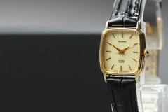 Vtg 1990 N MINT Citizen Exceed 2930-295609 Quartz Y Gold Tank Womens Watch JAPAN