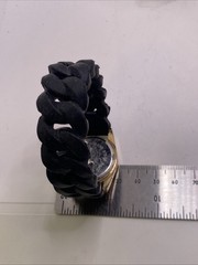 Vintage Womens Gold Black Rubber New Battery