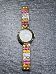 COLLEZIO GOLD TONE & SPARKLY MULTI COLOR GEMS QUARTZ WATCH, NEW BATTERY H874