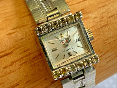 Hilton Windup Wristwatch 17 Jewels Baton Indices Clear Stones Fold Over *RUNS*