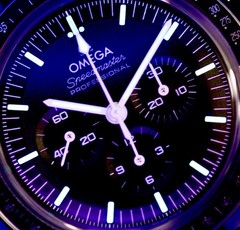 2024 Omega Speedmaster Moonwatch Sapphire Sandwich Leather Strap 42mm Box Papers