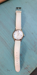 Anne Klein Womens Watch White Leather Shimmer 8.5″ band NO BATTERY Analog Pearl