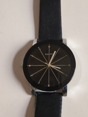 Brand New Black Quartz Leather Banded Watch For Men/Woman