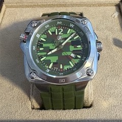 Brooklyn Camouflage Dial Quartz Wristwatch Green Rubber Strap Water-Resistant