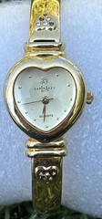 Vtg LA Express Ladies 18mm Watch Gold Tone Cameo Heart Face MOP Dial 6.75″